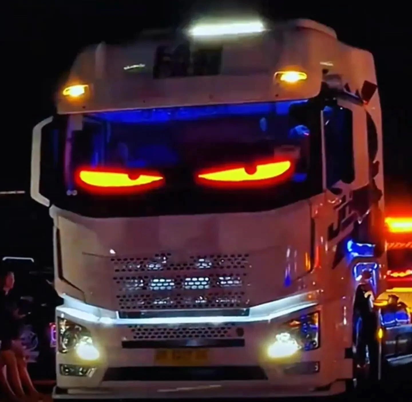 2PCS Truck-Specific Devil's Eye LED-Screen Car Eye Light Truck Dynamic LED Light